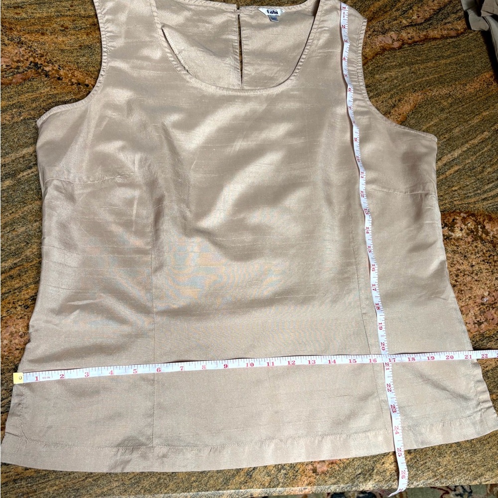 🌸 Tabi 100% Silk Sleeveless tank top in Champagne Beige (Size L)